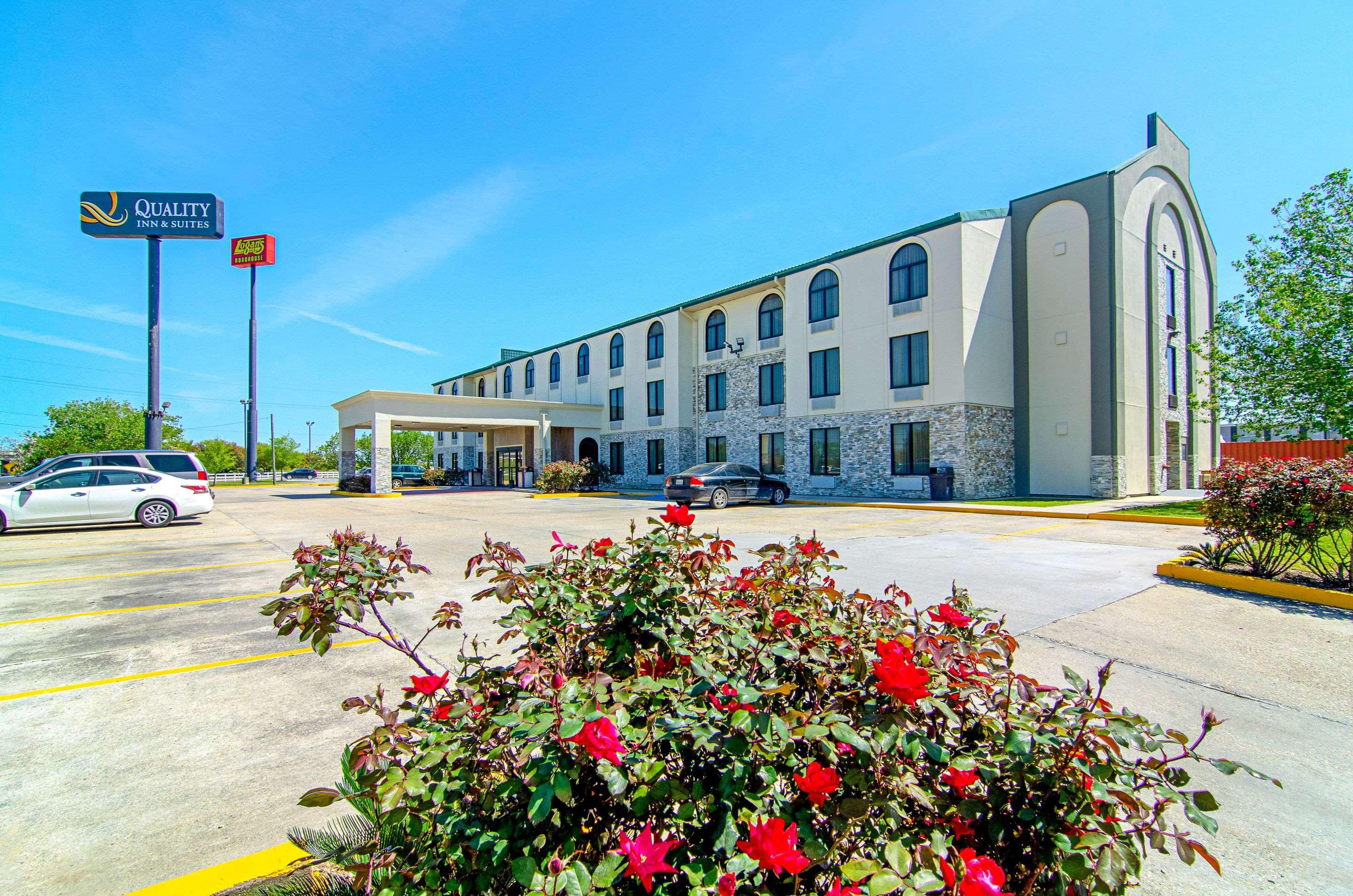 Quality Inn & Suites Near Tanger Outlet Mall Gonzales Exterior photo